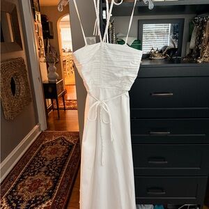 Veronica Beard White  Strapless Maxi Dress with Rope tie belt that is removable.